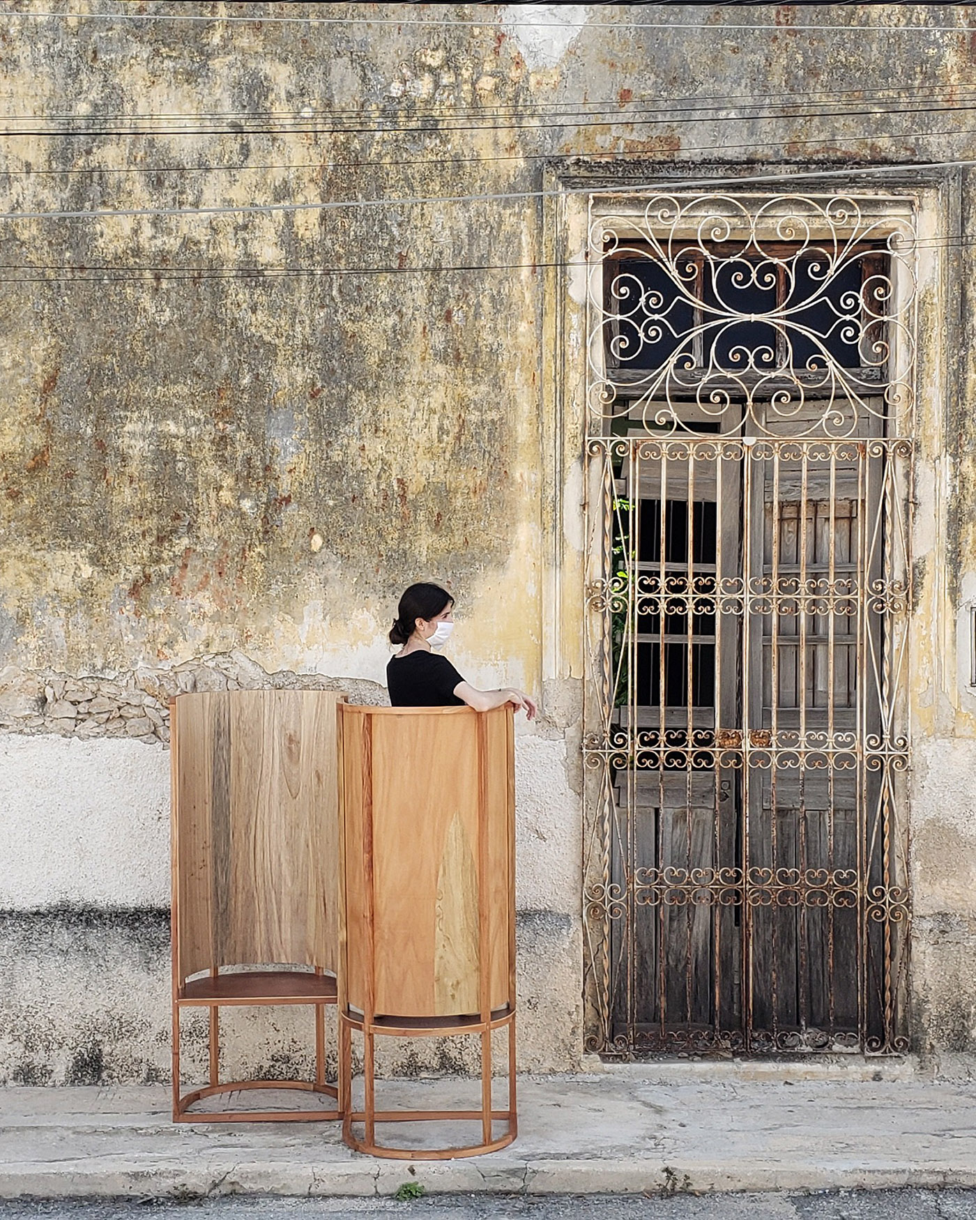 From the Yucatan tradition, the urban furniture to stay close to each other in the new canons of the current collective living