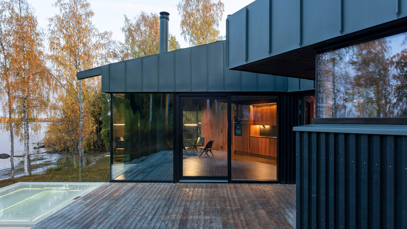 Pine and birch forests and views of the lake: the views create harmony in the Square House