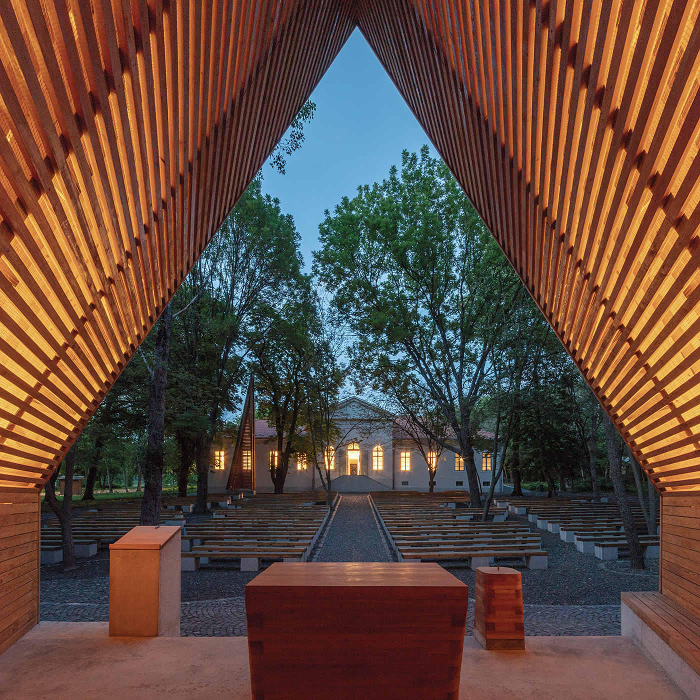 Shrine of Our Lady of Fatima, architectural interventions to preserve the atmosphere