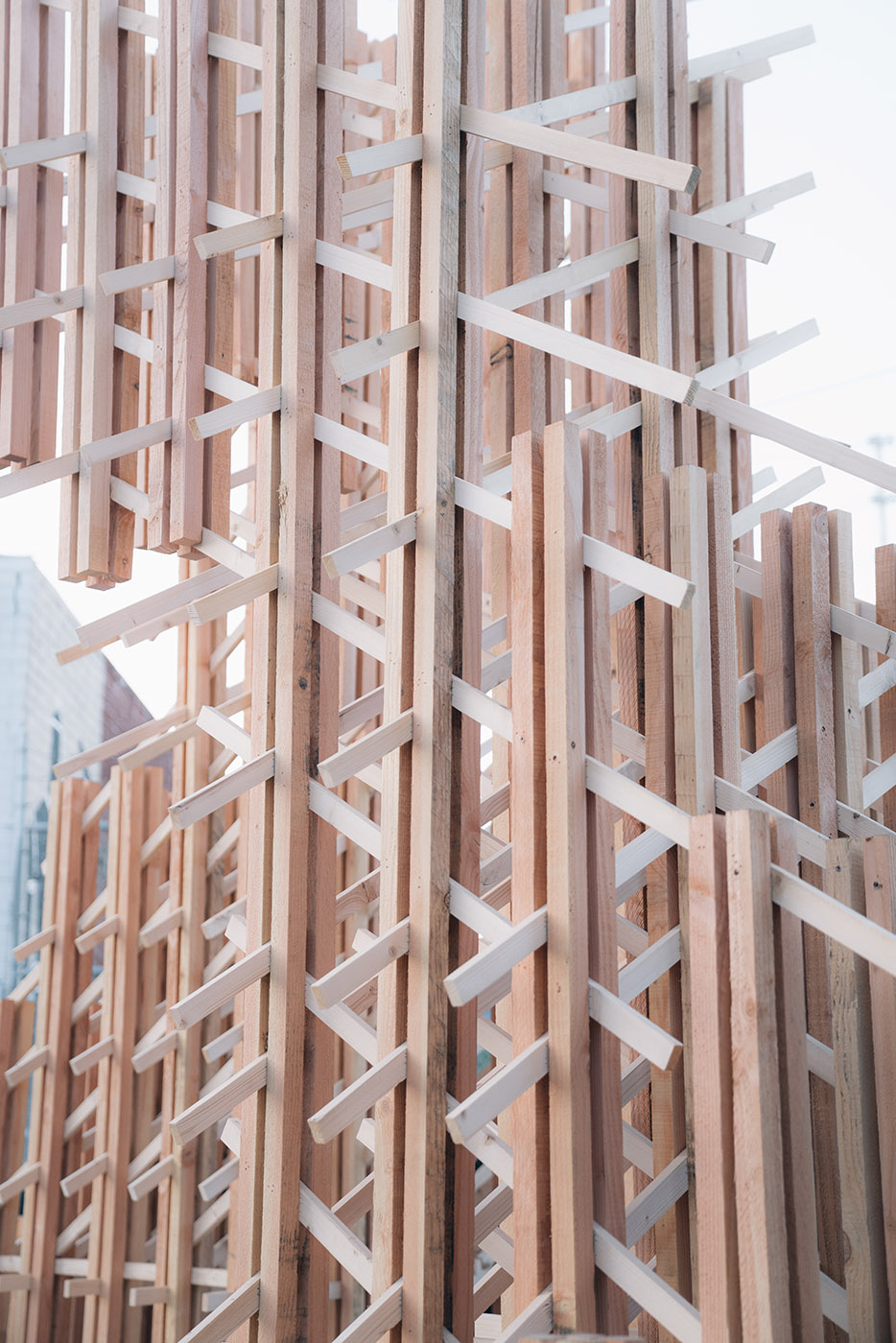 Mori. A wooden installation in Los Angeles that conceptualises the sense of togetherness