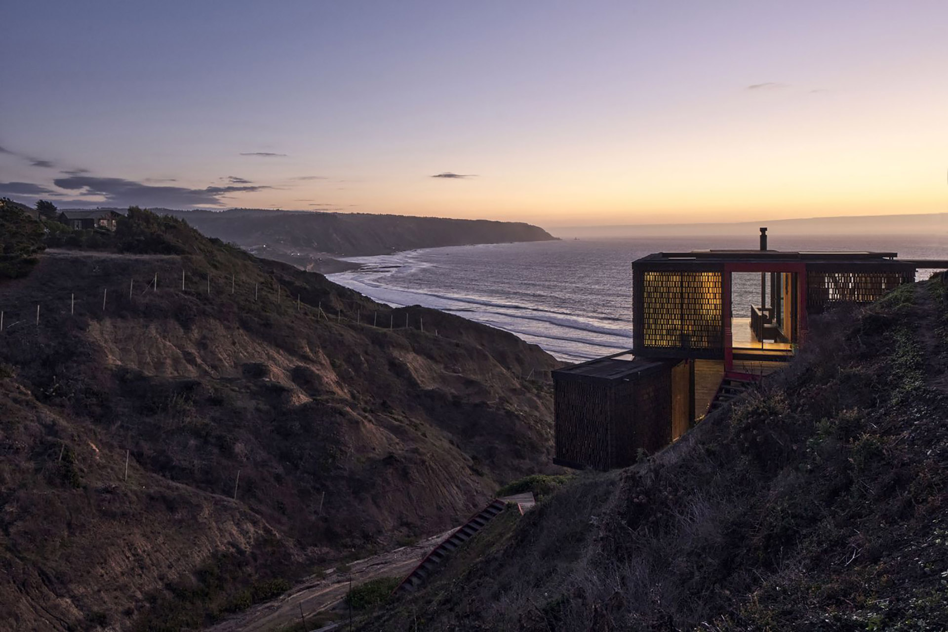 Arquitectura suspendida sobre el océano, Panal House es una espectadora extasiada del paisaje chileno
