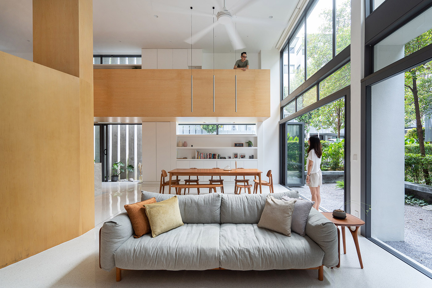 Architecture uses the materials of wood to intensify the experience of space: the new Makio House
