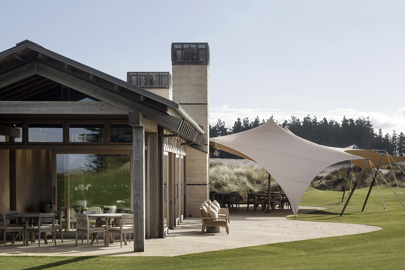 In New Zealand, golf courses, sand dunes and the sea all embrace the delicate architecture of the Tara Iti Clubhouse