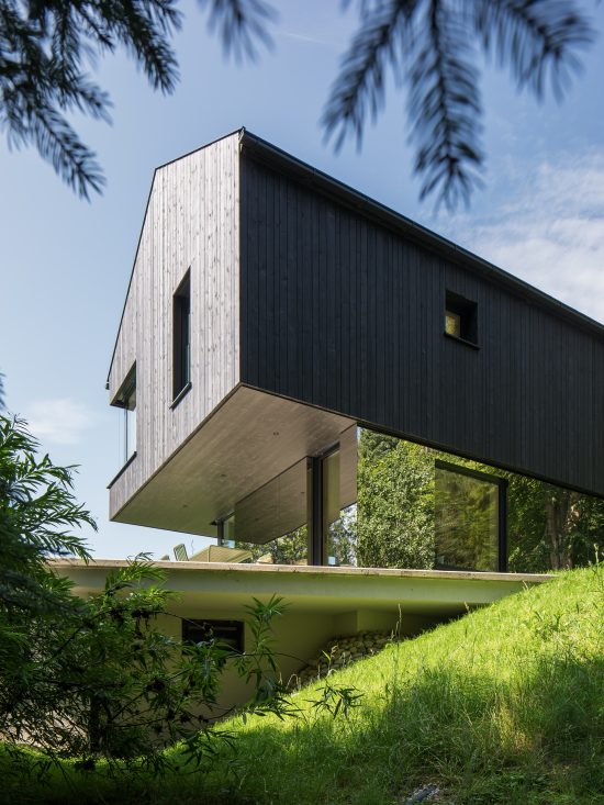 The mountain house, the house which frames the Alps sights