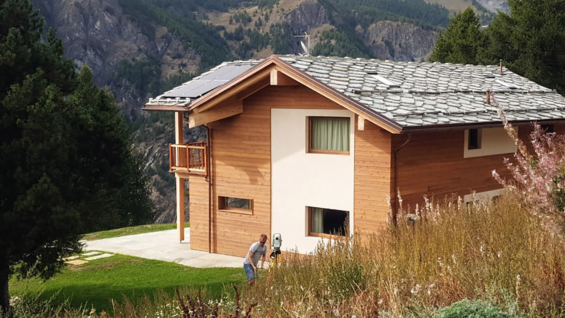 A quest for elegance and passion for an original mountain home model. An alpine villa in Chamois
