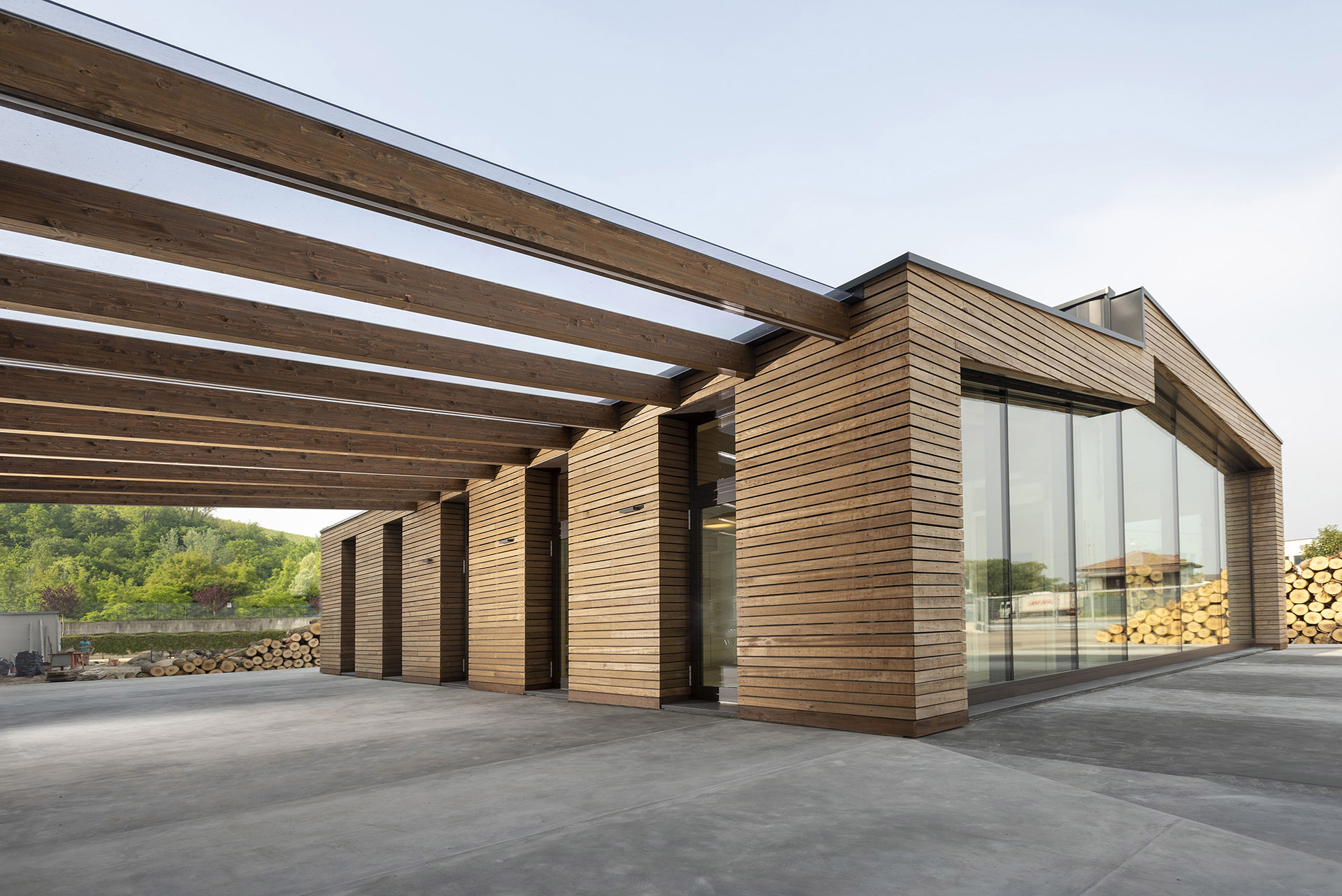 Channel Vigolungo Showroom. An experimental project to explore the potential of poplar plywood