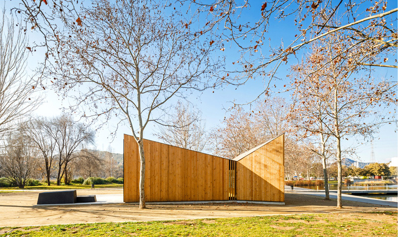 Modulo in legno in un parco