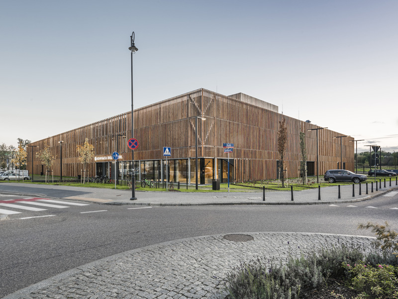 Paneles de madera de una escuela