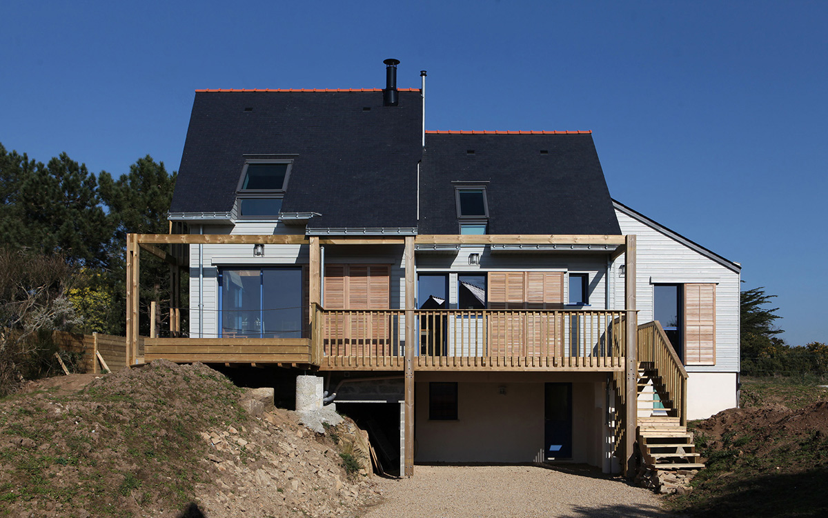 Extension of a wooden house