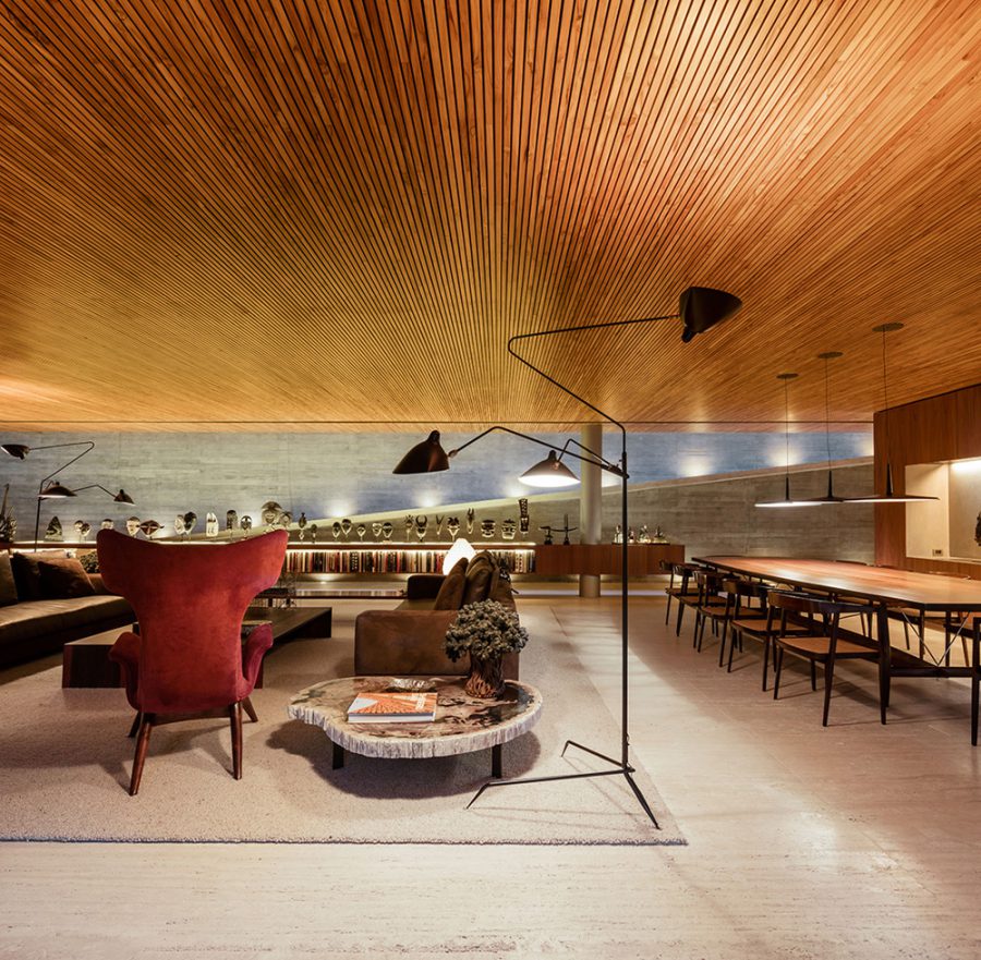 Villa like a wooden volume