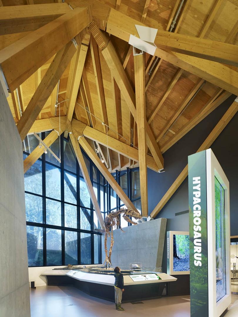 Wooden structure open to the landscape