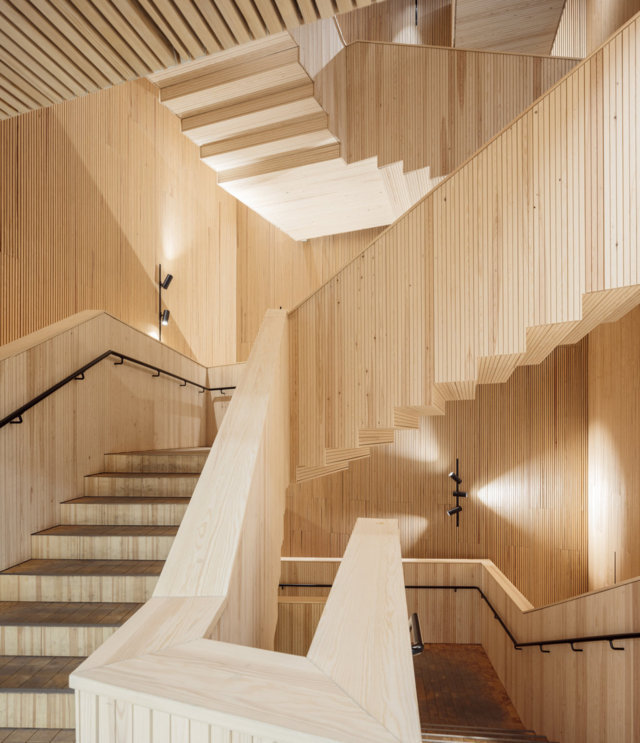 Nuovo spazio dell'università di Helsinki in legno