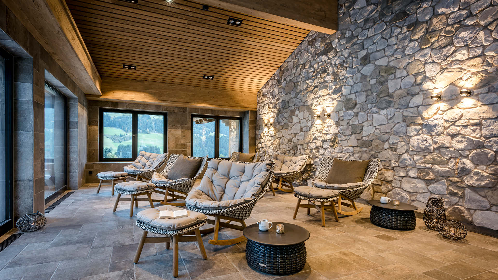 Recovery and restyling of a luxury resort in the Alps