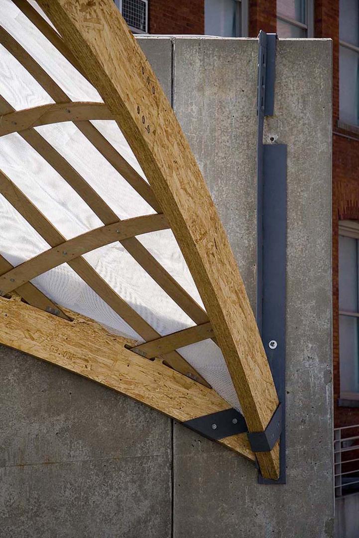 Padiglione in legno e acciaio