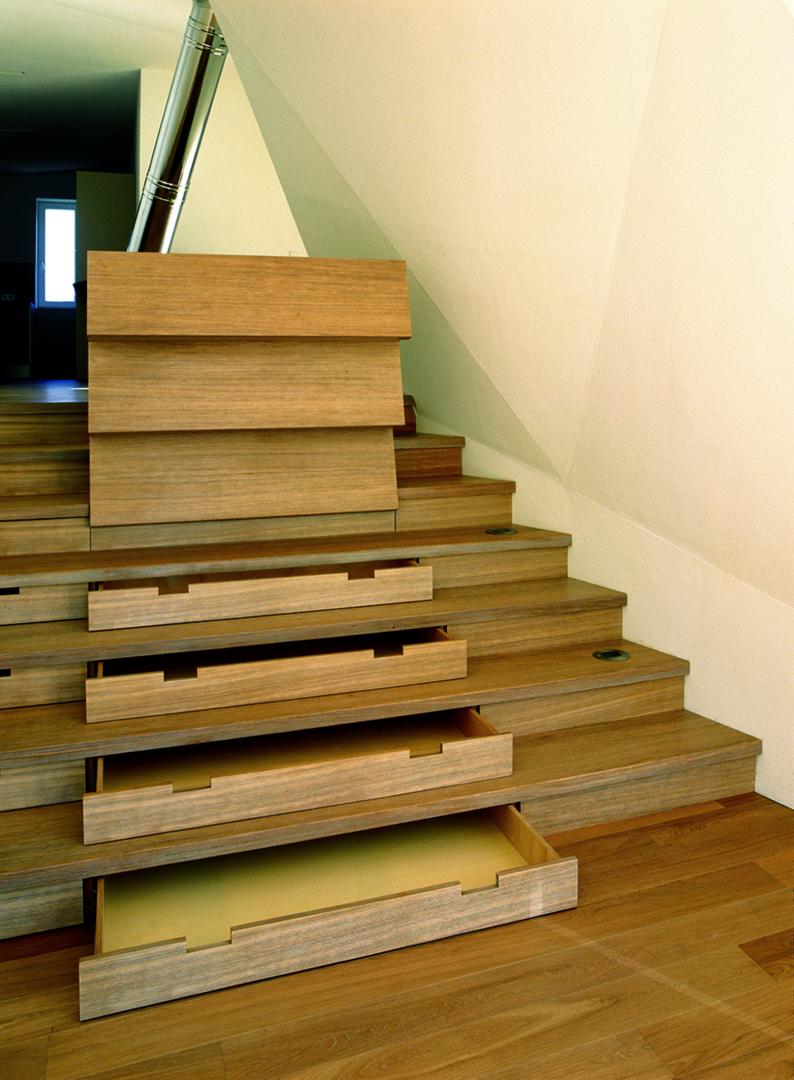 Steel and wood cant with modern shapes