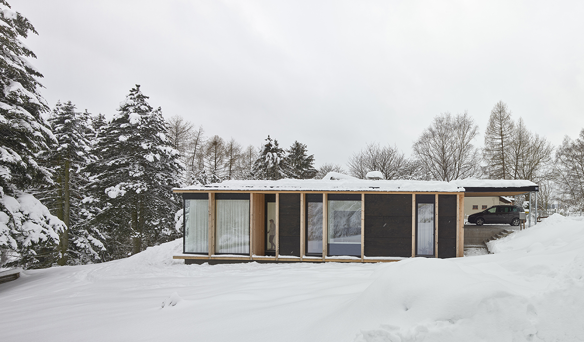 Extension in wood and glass