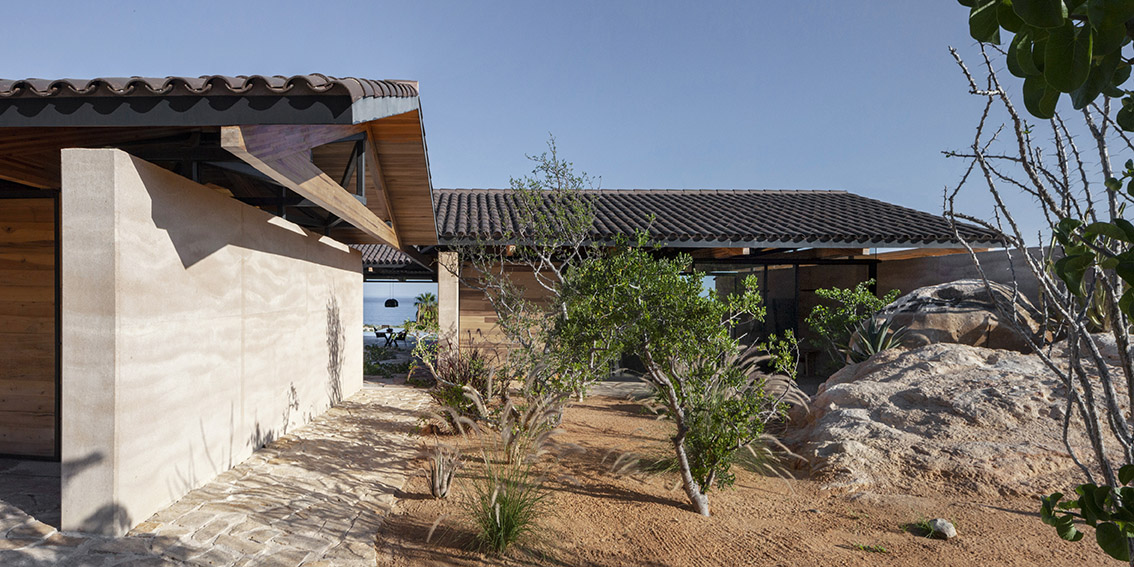 ingresso villa tra le dune rivestimento pietr