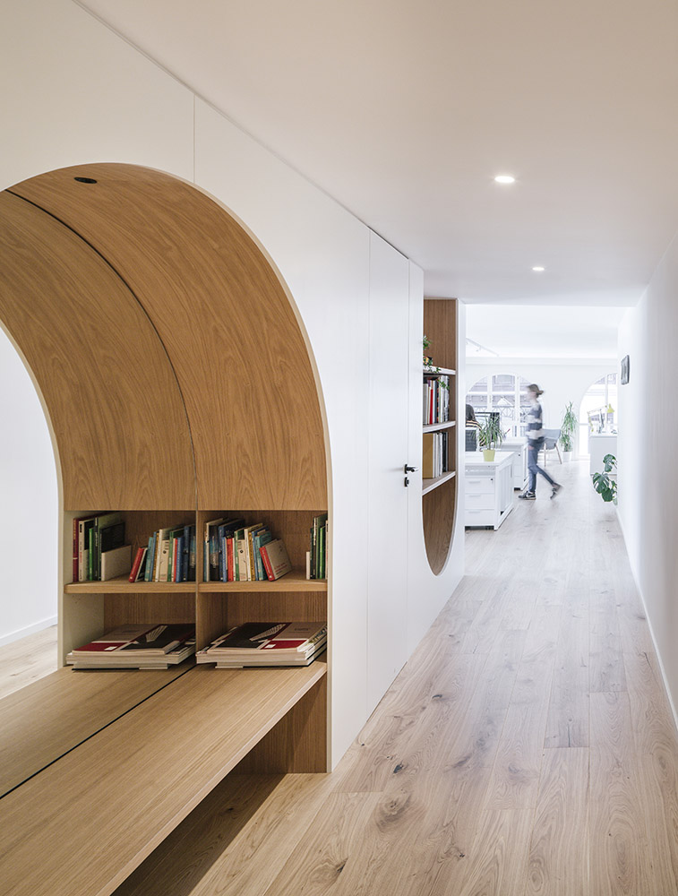 ufficio open space arredo legno su misura