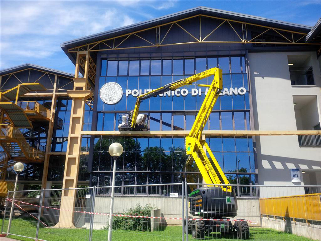Fachada de vidrio y protección solar