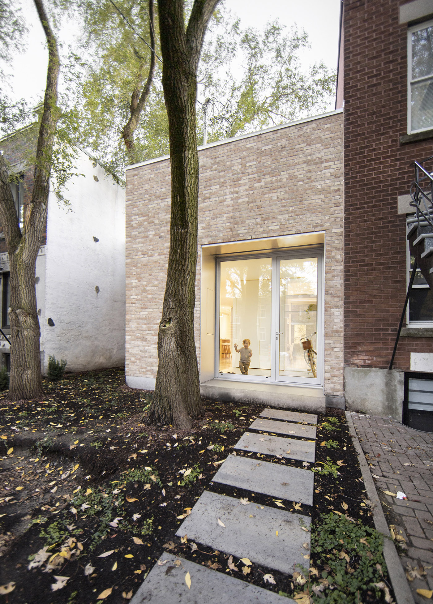 Expansion in Montreal. Transformation of the housing typology known as