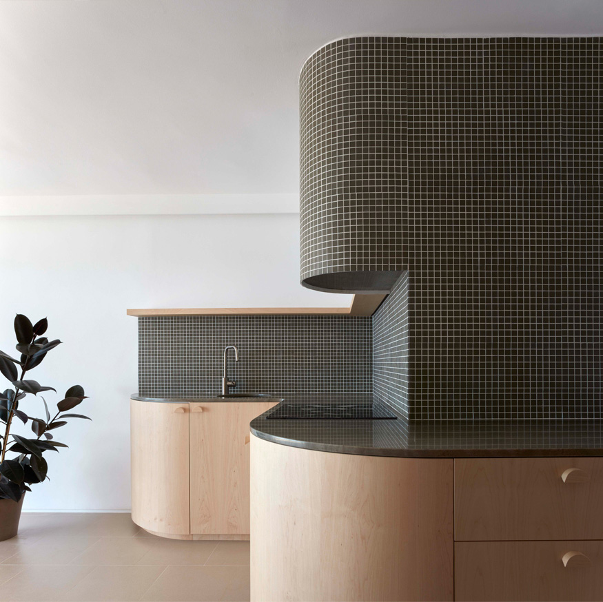 Living by the Sea. A contemporary refuge for summer vacations
