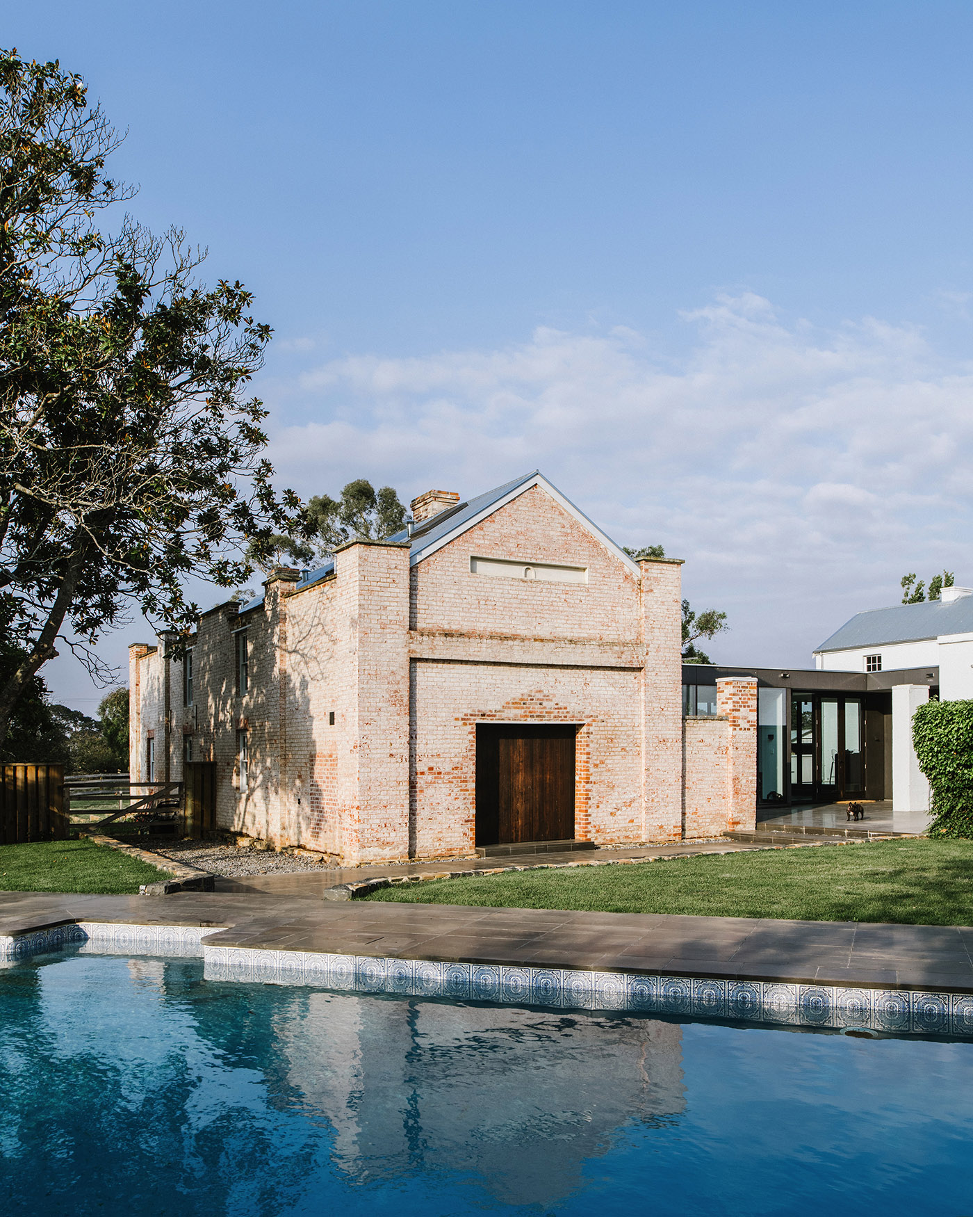 Symmons Plains Homestead: austere Georgian heritage grappling with a renovation shaped by modern trends