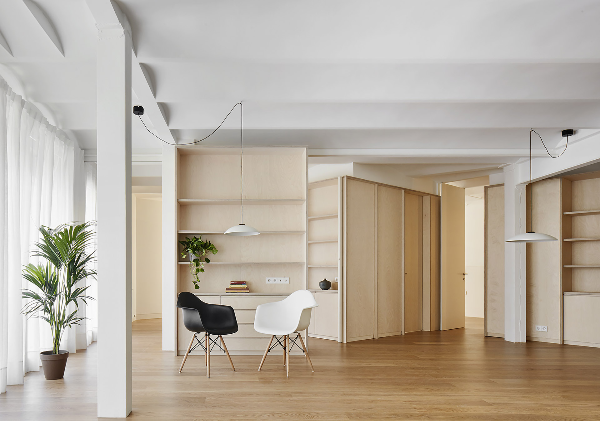Rediscovering the sense and beauty of space in a 1970s flat