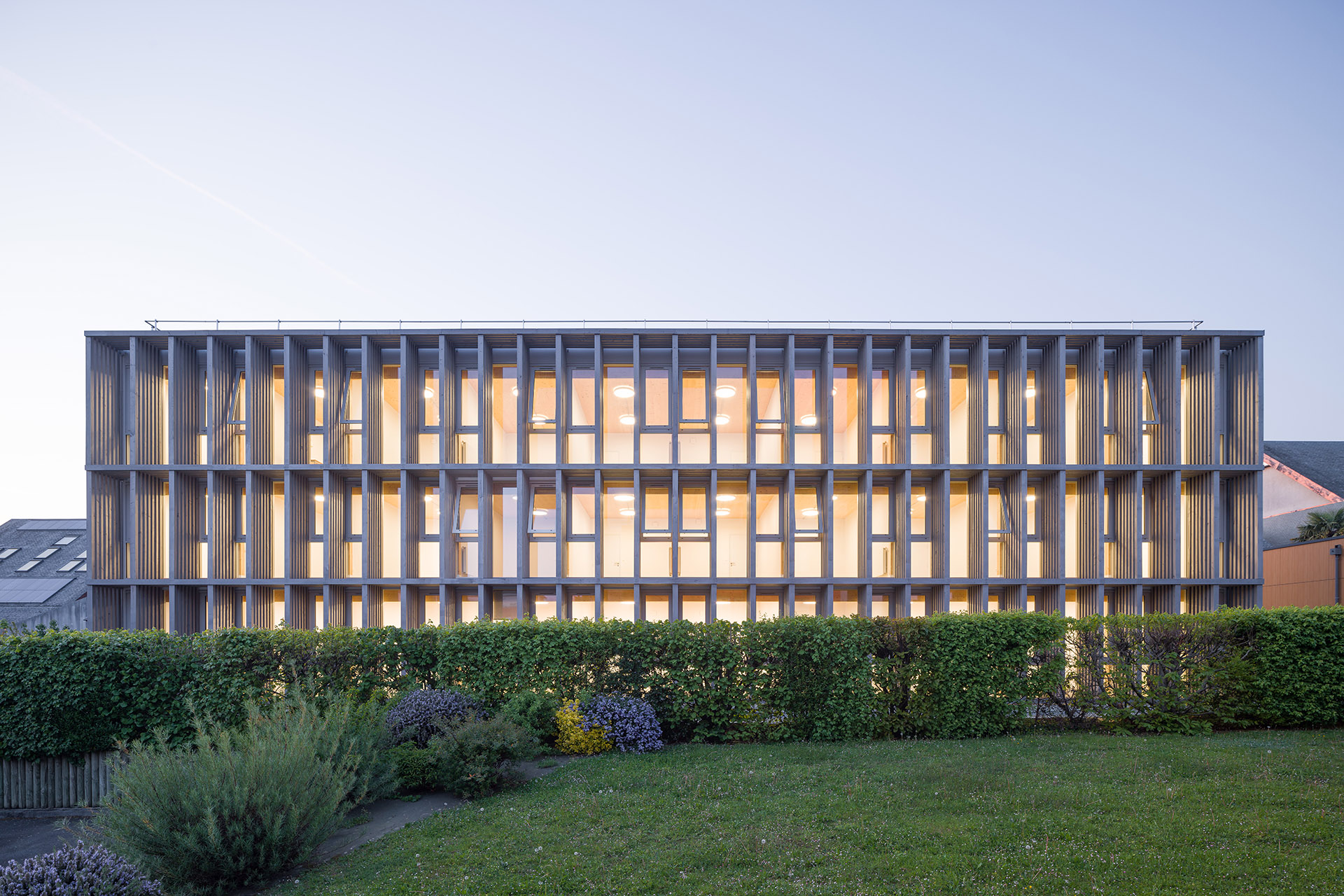 The ASSIA headquarters extension. Building structure in wood, concrete and glass