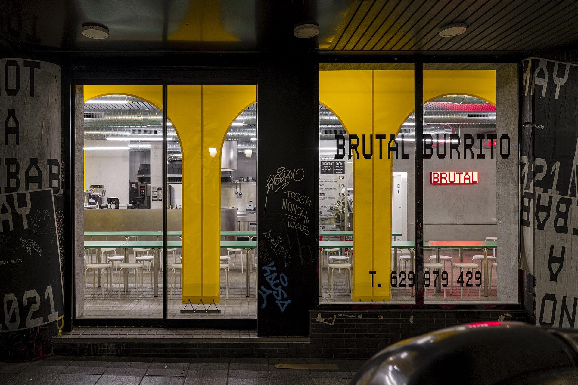 The Space to be dressed as a body. Spontaneity and reversibility in the design of the Brutal Burrito restaurant