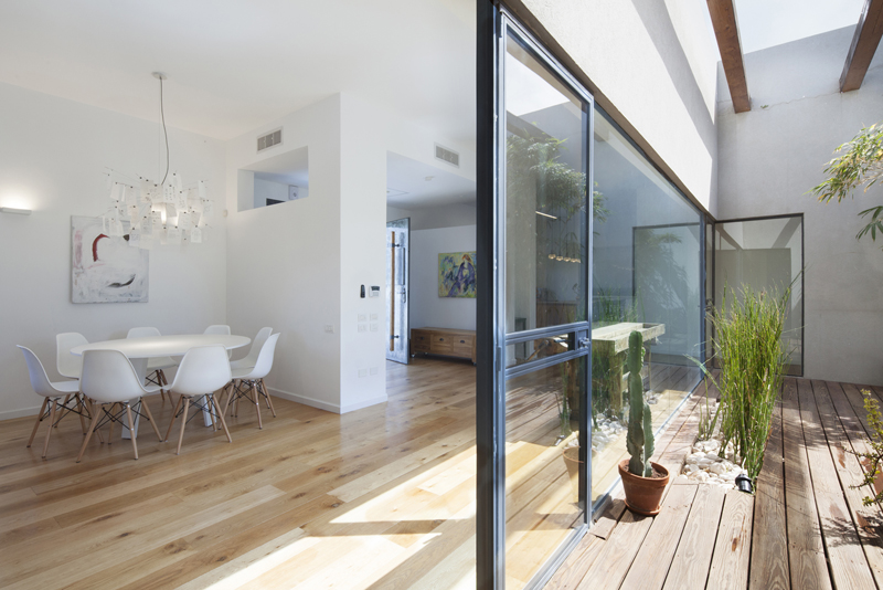 patio house with wooden floors