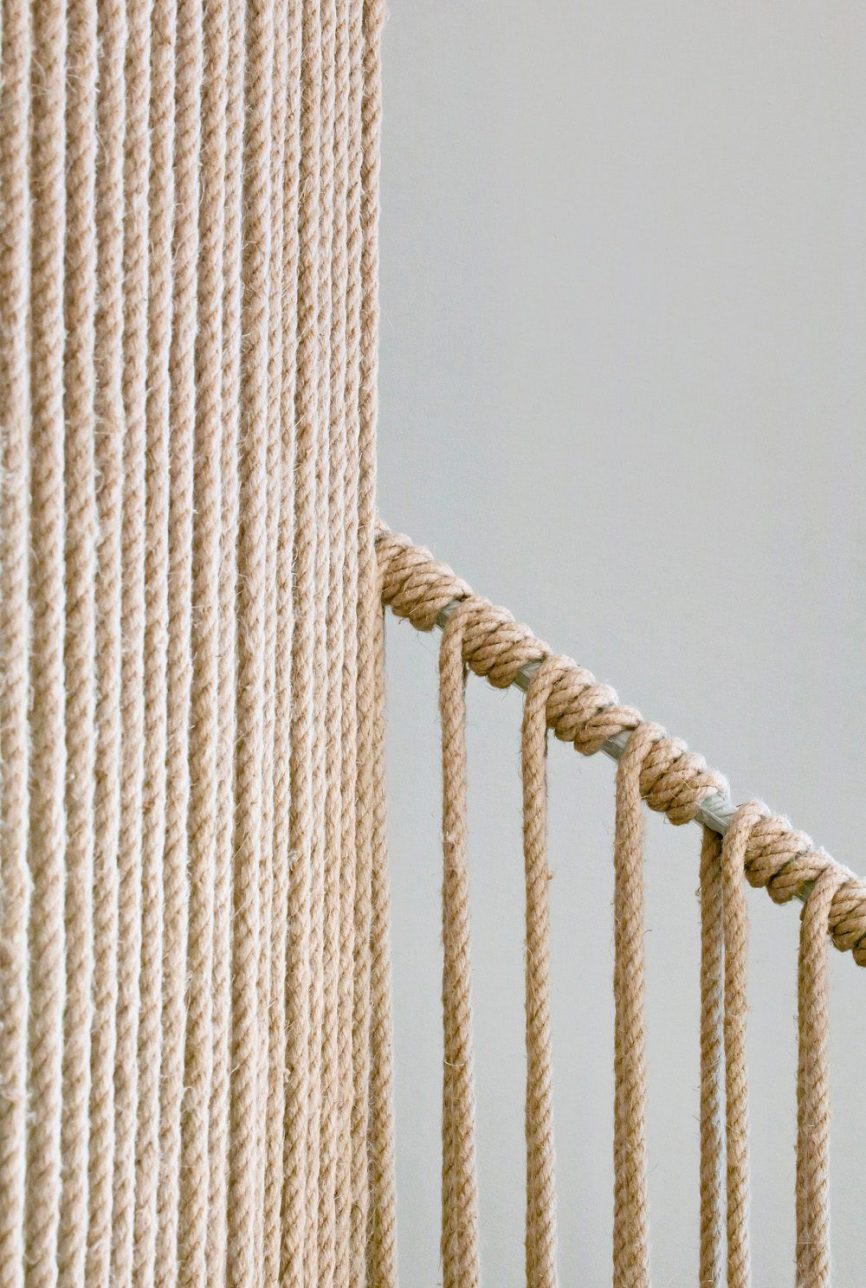 balustrade of ropes