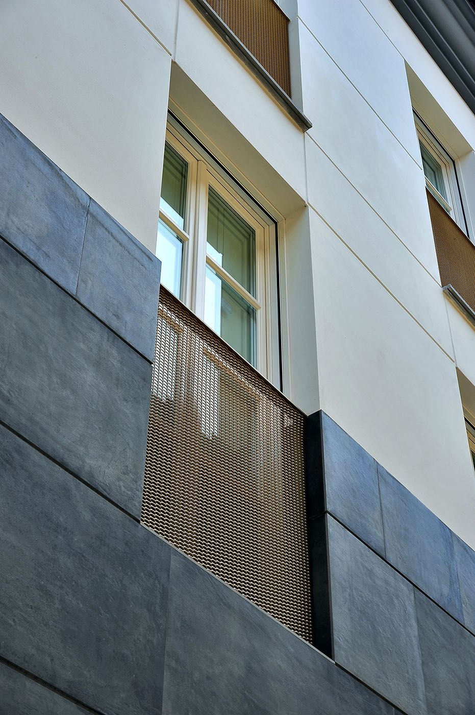 Finestra con balcone