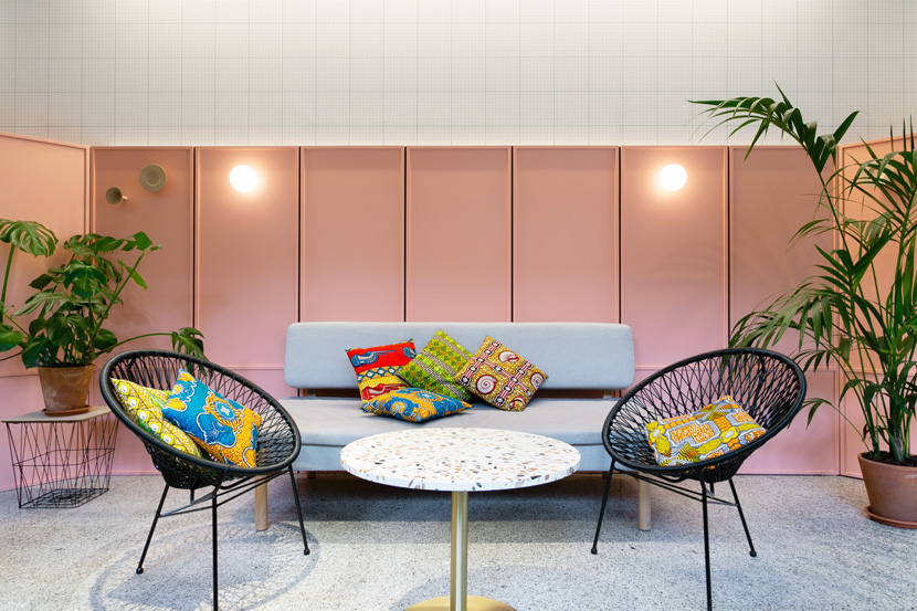 Magenta 71 with Celenit sound-absorbing panels
