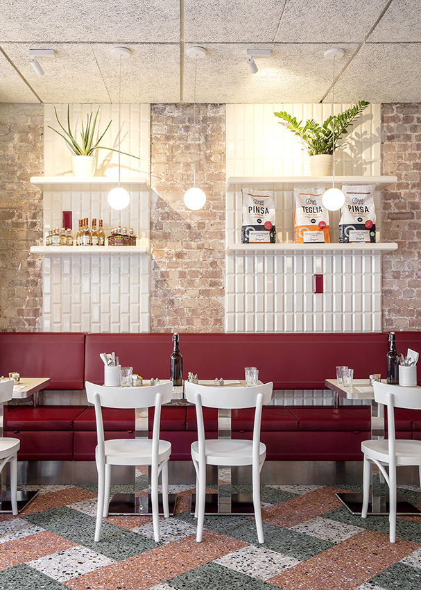 Restaurant open kitchen hanging lamps