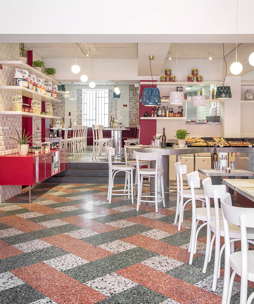 Restaurant open kitchen hanging lamps