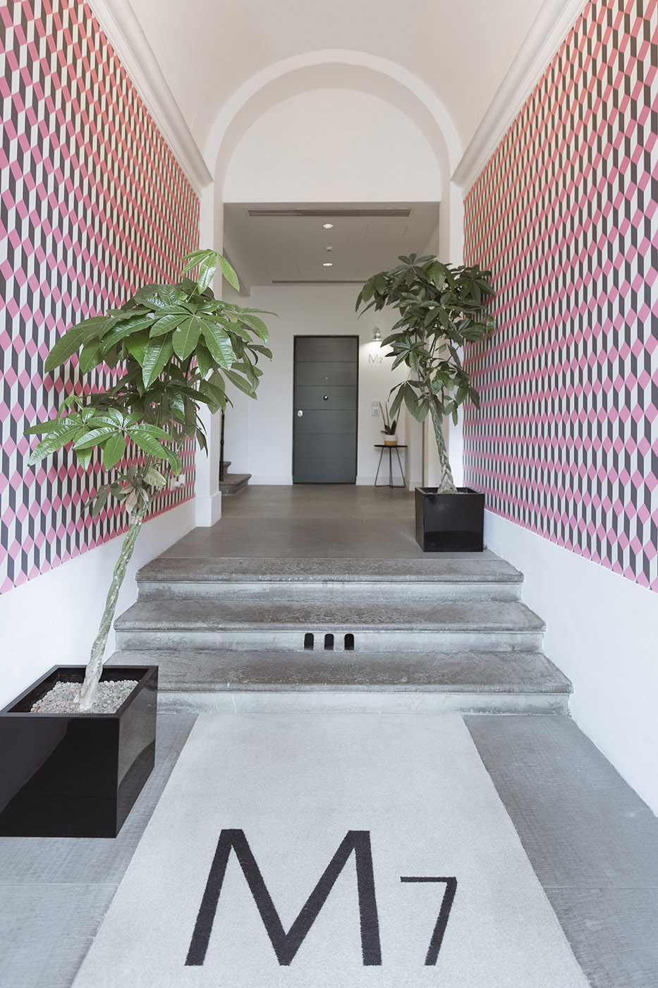 Ingresso hotel m7 contemporary apartments