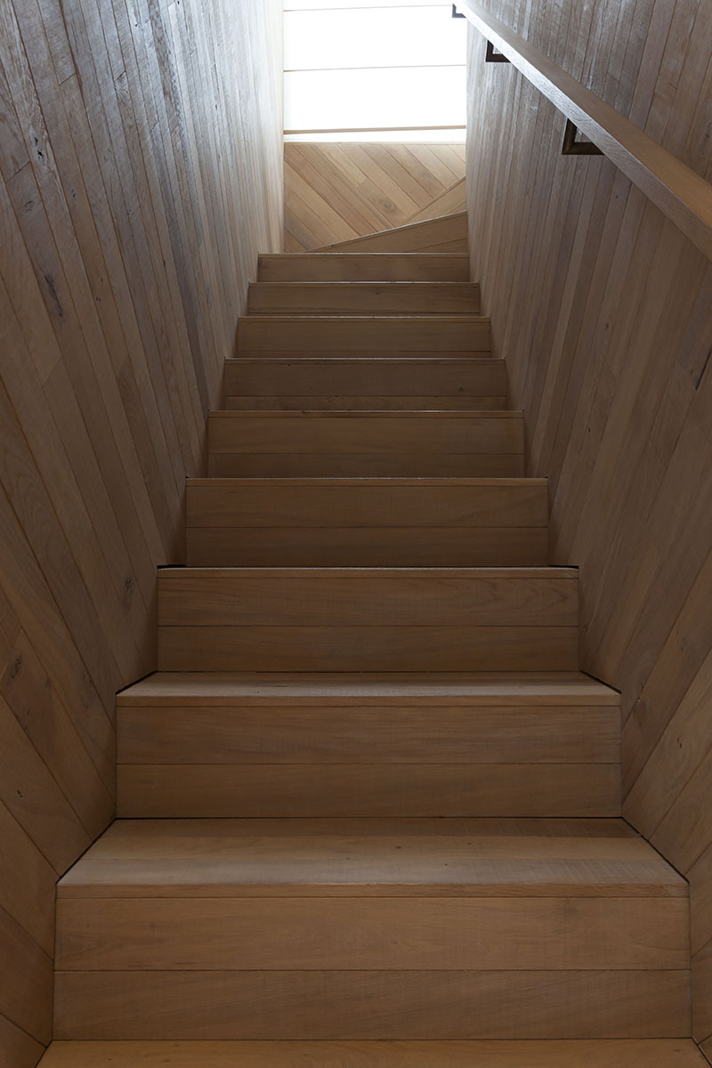 staircase floor and wall in wood