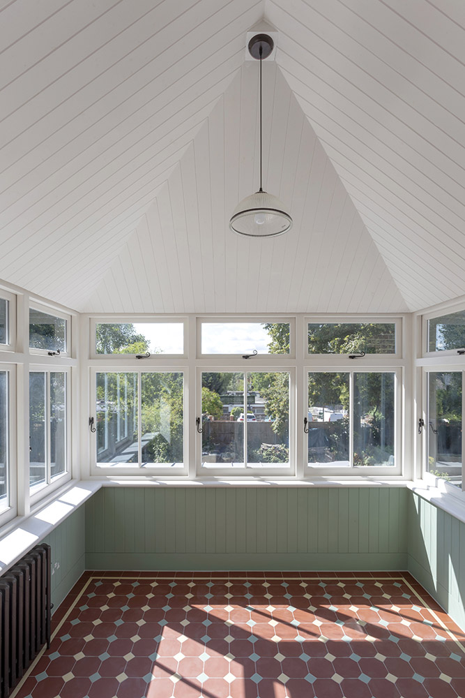 Island kitchen green and wooden roof
