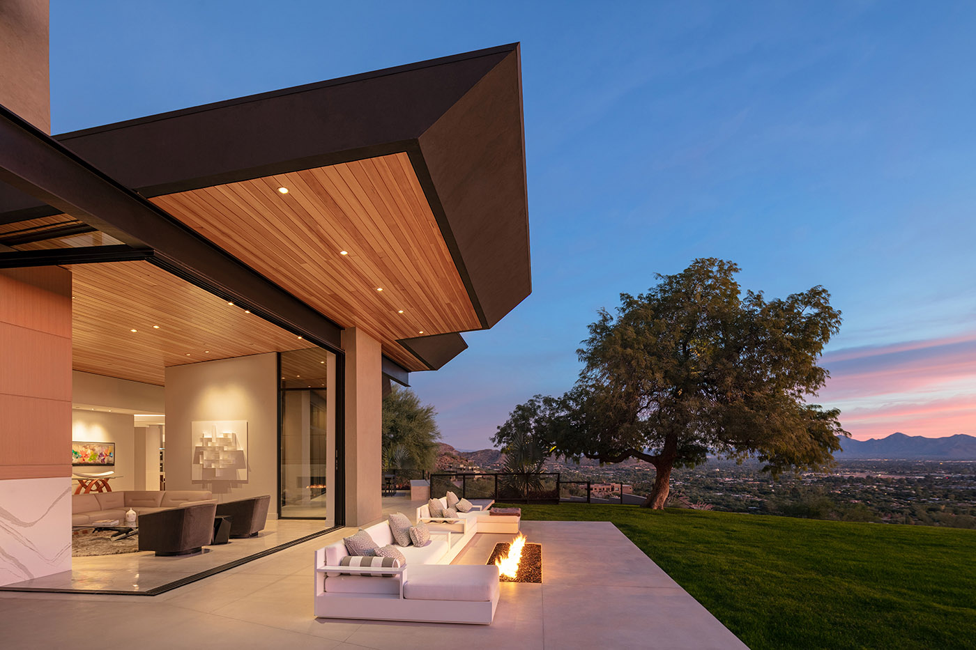 Cholla Vista: A monumental canopy with angled ceilings overlooking Paradise Valley