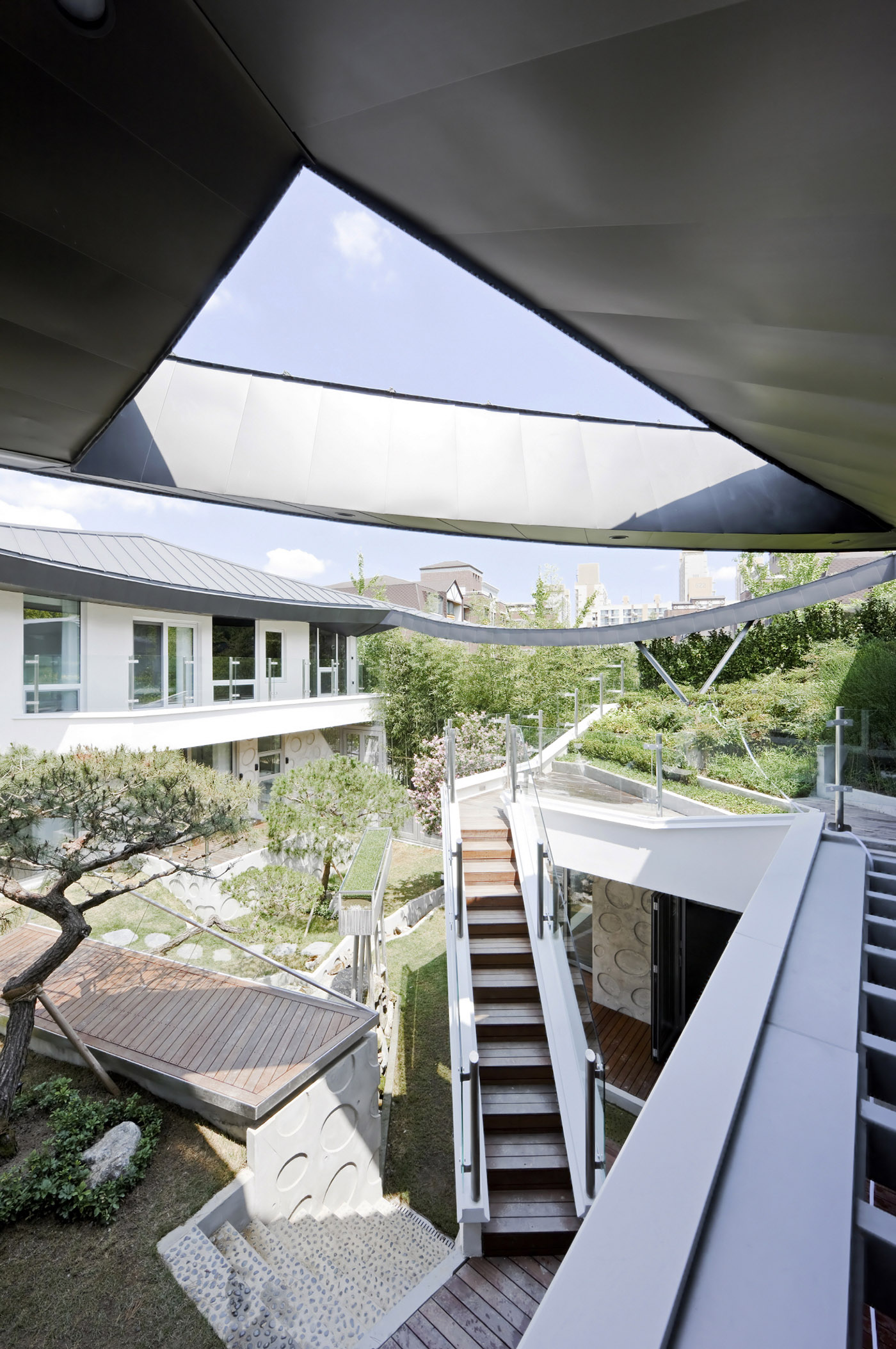 A Korean tradition in a modern architectural style for the hyper-dynamic GA ON JAI villa