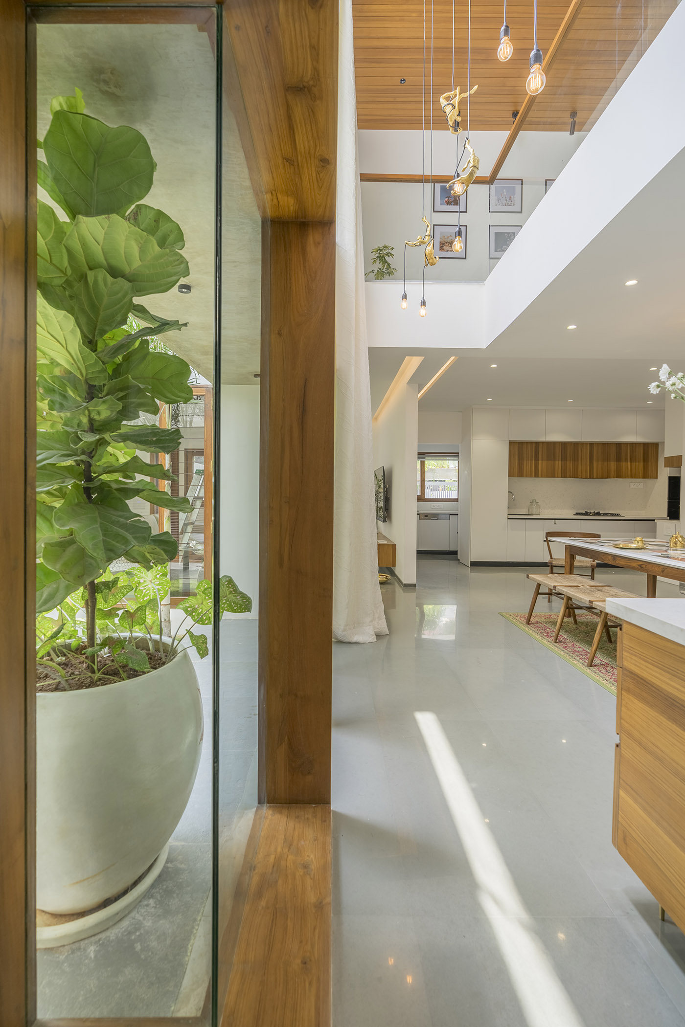 Courtyard House, from the traditional Indian court house in Madras, a place that embraces both nature and family