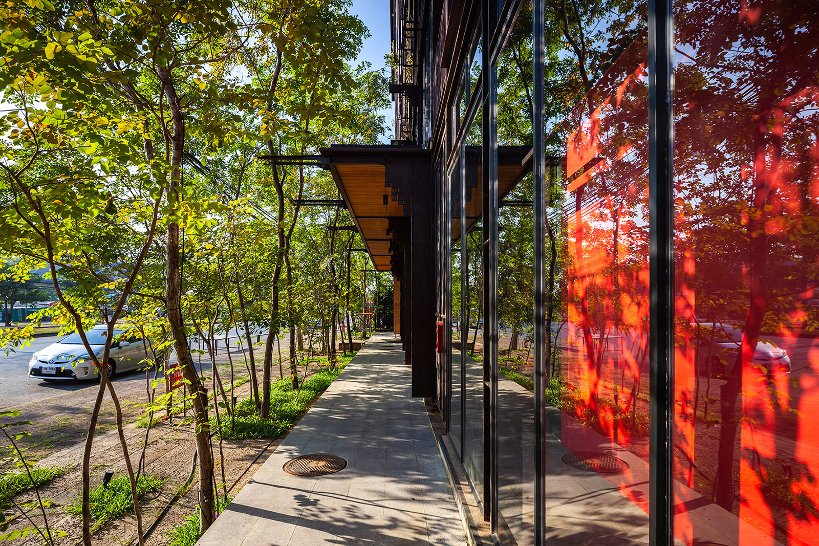 Green and red interiors for the Oui J'aime Hotel, an echo of Chinese tradition