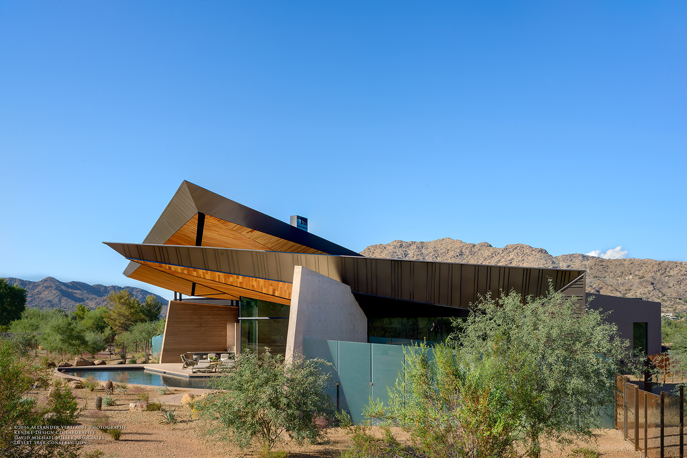 Playful collection of organic shapes in the desert: Dancing Light Residence