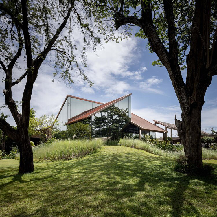 Patom, the organic village that blends the wisdom of tradition with bold and modern aesthetics