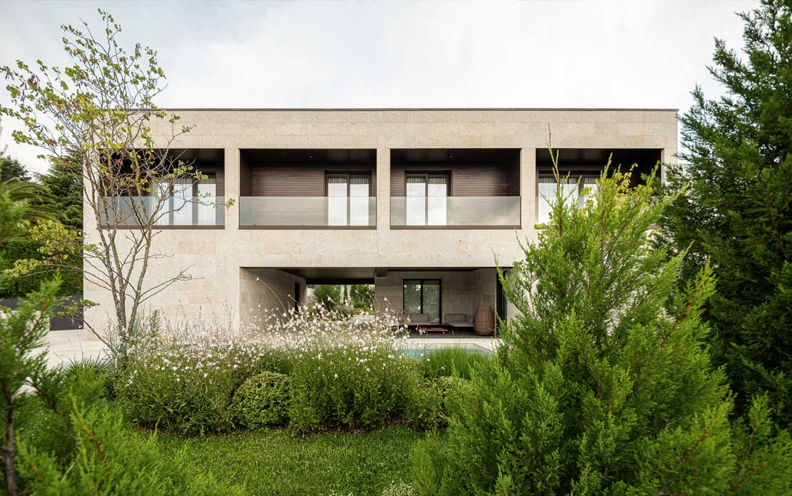 Cova-Miradoiro: une maison moderne en harmonie avec la nature