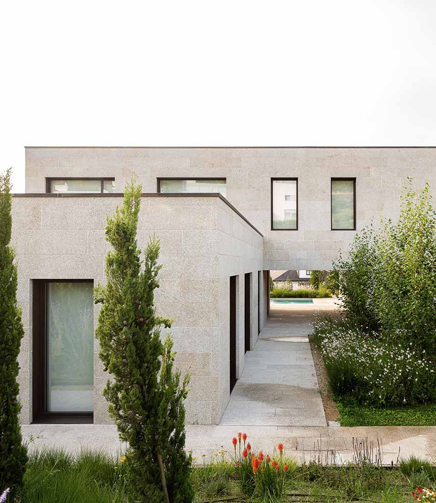 Cova-Miradoiro: une maison moderne en harmonie avec la nature