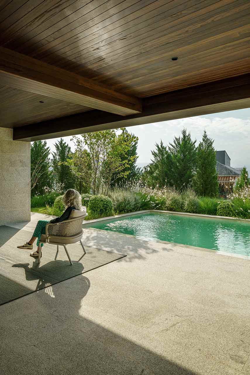 Cova-Miradoiro: une maison moderne en harmonie avec la nature