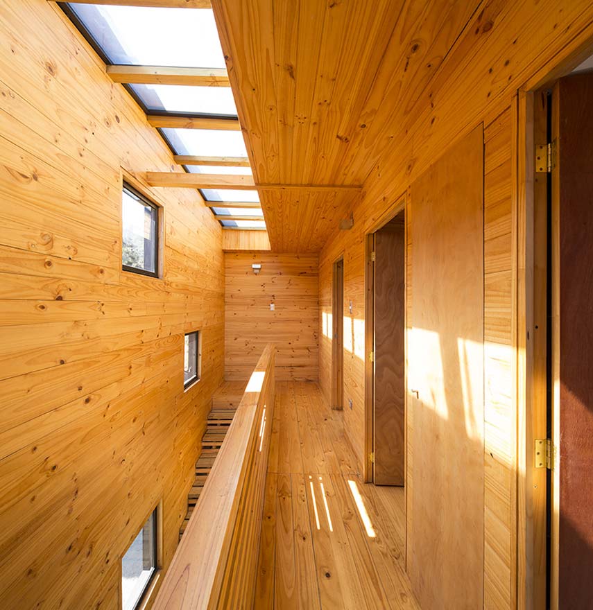 Casa Cubo eficiente en energía integrada con la naturaleza