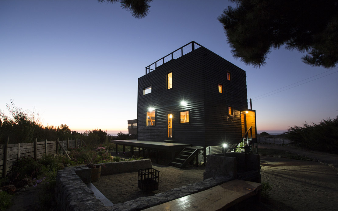 Energy-efficient Cube House integrated with nature