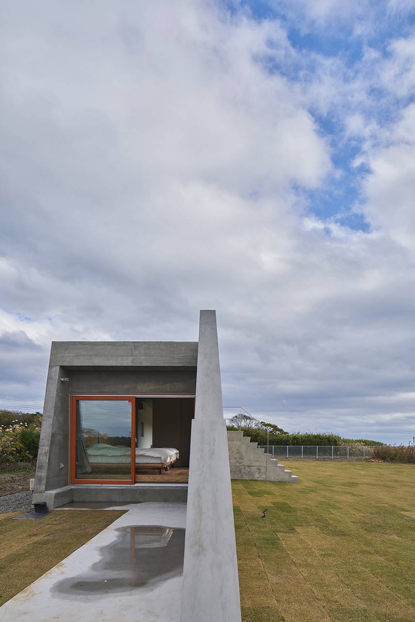 The Japanese Isumi Villa redefines indoor-outdoor living